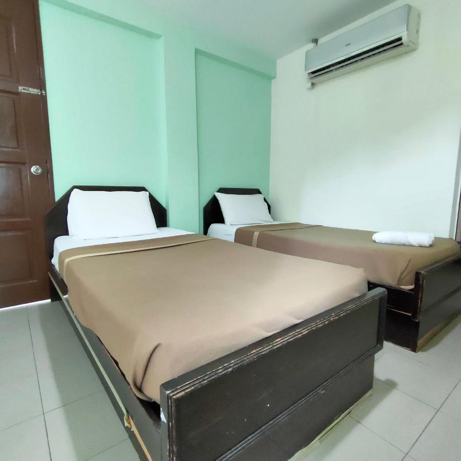 OYO 90470 Best One Hotel Malacca Exterior foto