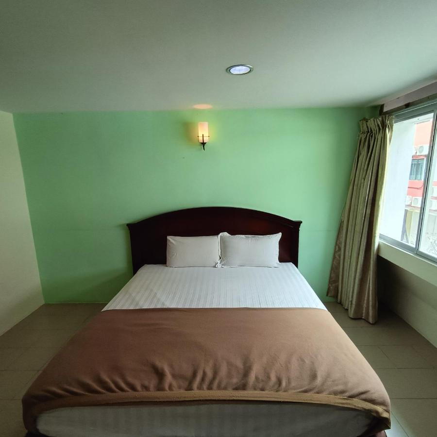 OYO 90470 Best One Hotel Malacca Exterior foto